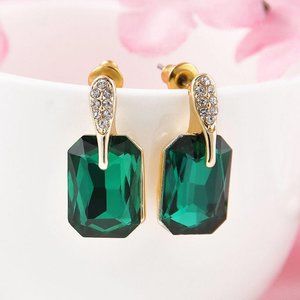 NEW LUXURY Emerald Green Gold Drop Earrings